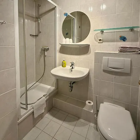 Hansen Auf B&B 페마른